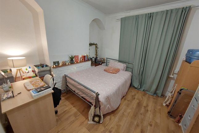 Cathays Terrace, Cardiff photo 4