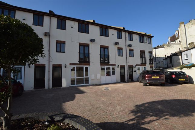 4-bed house on 29, Mann Street, Hastings, £1,300/mo