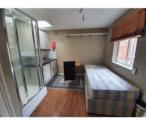 Thumbnail Room to rent in Bath Road, Chiswick/Turnham Green