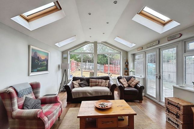 19 Pant Ardwyn, Bridgend photo 4
