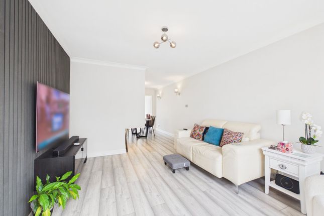 29, The Warren, Buckinghamshire photo 4