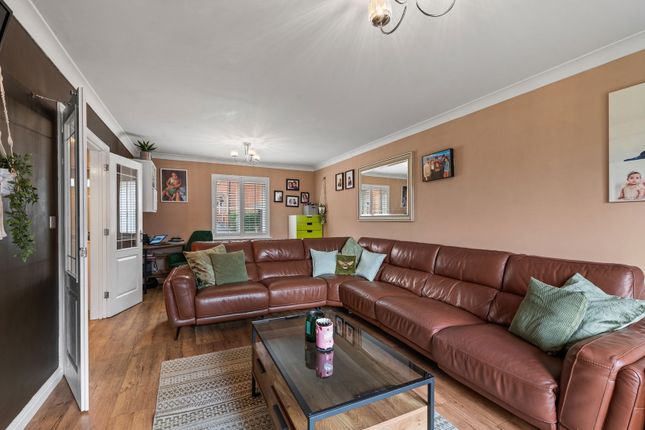 7, Eyam Way, Grantham photo 4