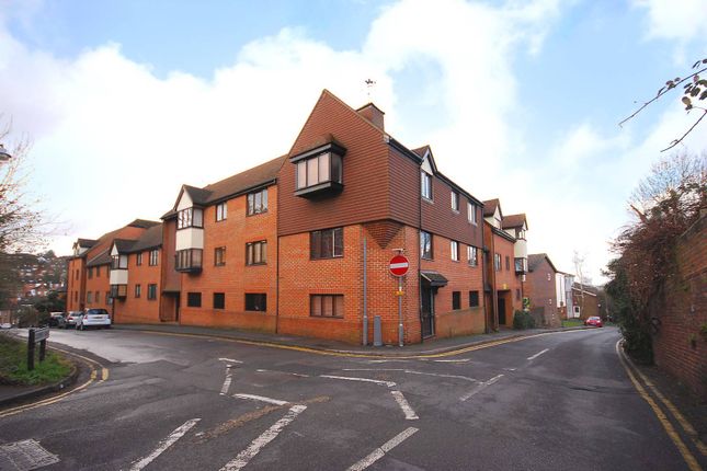 Thumbnail Flat for sale in Warren Road, Guildford