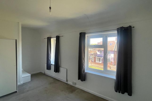 3, Smarden Grove, London photo 4
