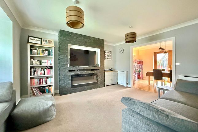 40, Maes Abaty, Carmarthenshire photo 2