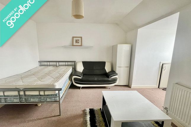 Thumbnail Room to rent in Holme Street, Hyde