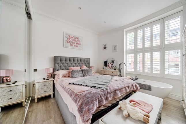 Flat 1, 365A,, Clapham Road, London photo 3