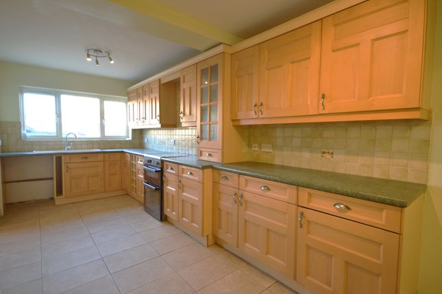 295 Buckfield Road, Leominster photo 2