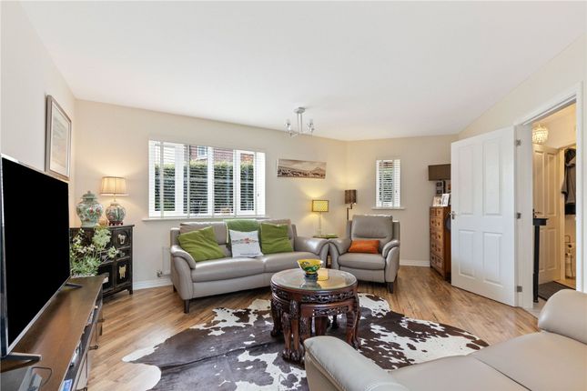 43 Whyke Marsh, Chichester photo 3