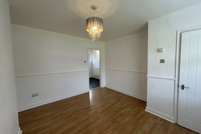 14, Thorsby Avenue, Hyde photo 4