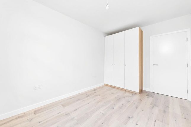 Flat to rent in Alleyn Park, Dulwich, London