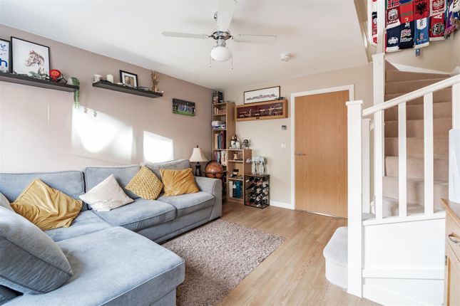 21, Choir Close, Wainscott photo 4