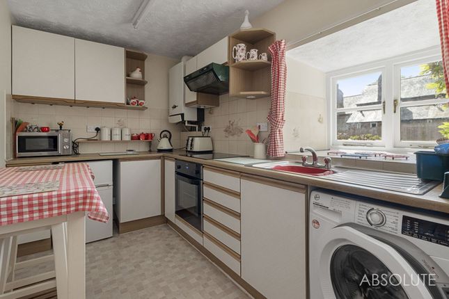 2 Cary Mews, Torquay photo 3