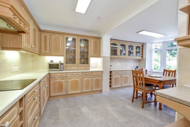 23, Manor Lane, Gerrards Cross photo 3