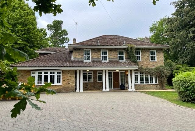 5-bed house on Woodstock,, Old Avenue, West Byfleet, £5,750/mo