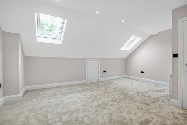 Property for sale in Kenilworth Avenue, London