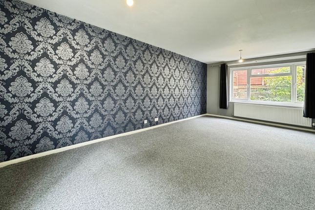 28, Linchfield, Buckinghamshire photo 3