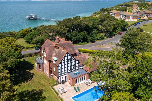 St Winifreds, Cliff Road, Totland Bay photo 2