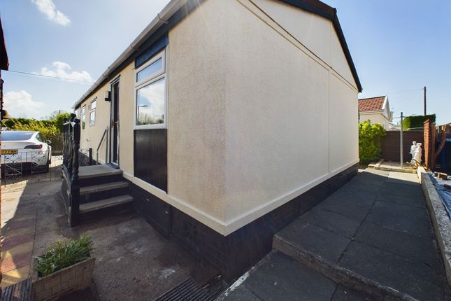 Mobile/park home for sale in Willow Crescent, Lamaleach Park, Freckleton