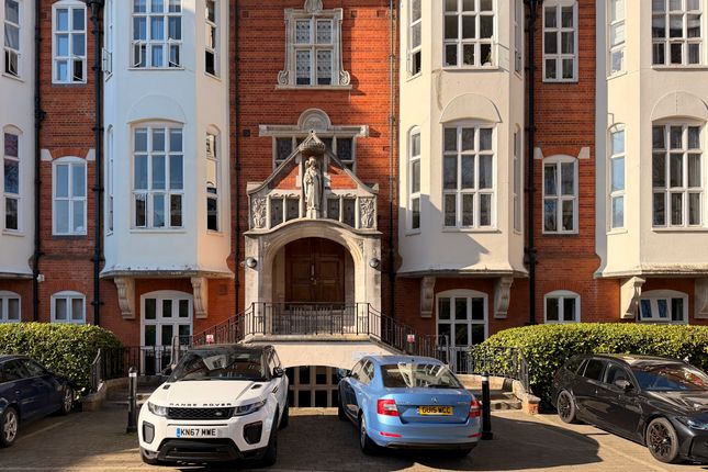 22, St. Gabriel Manor, Cormont Road photo 3