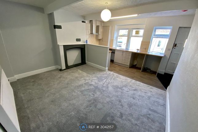 Huddersfield Road, Wyke, Bradford photo 5