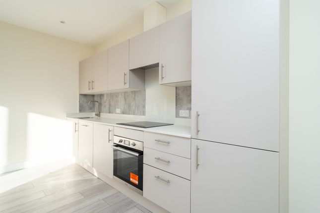 Flat for sale in Ewell Road, Cheam, Sutton