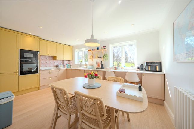 20, Pennythorne Drive, Leeds photo 2