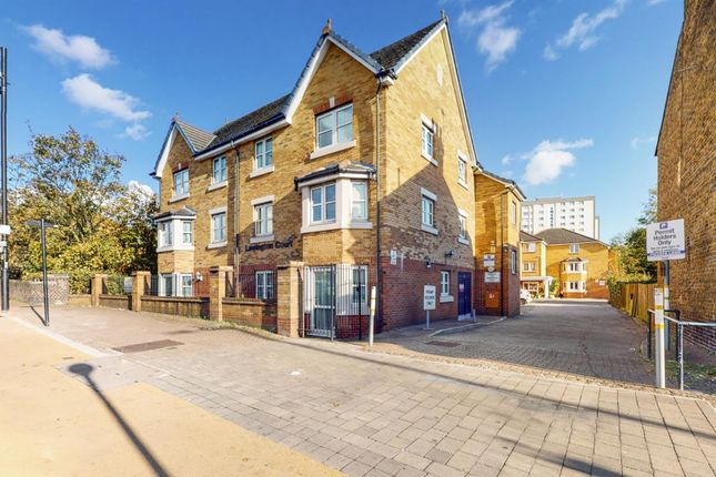 Lewington_Court_591_Hertford_Road_En3_5Up_11022021