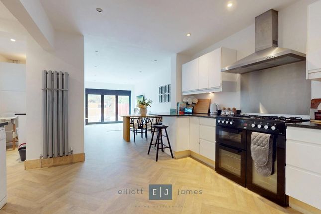 61, Meadow Road, Loughton photo 3