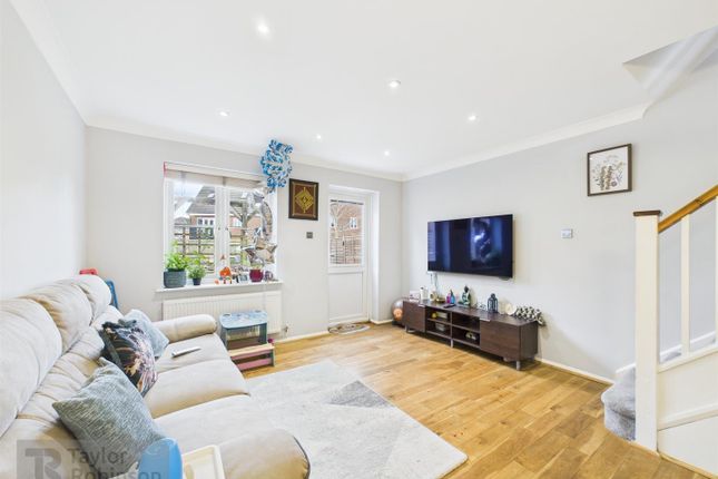 21, Beechside, Crawley photo 3