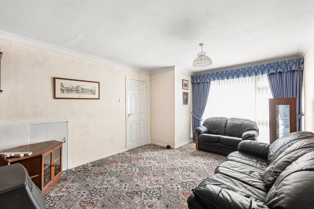 41, Marsden Green, Welwyn Garden City photo 2