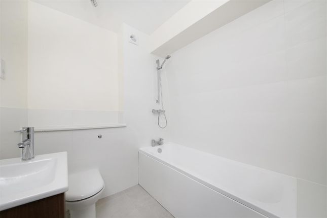 Unit 17, Alphabet Mews, 119-123 Hackford Walk, London photo 4