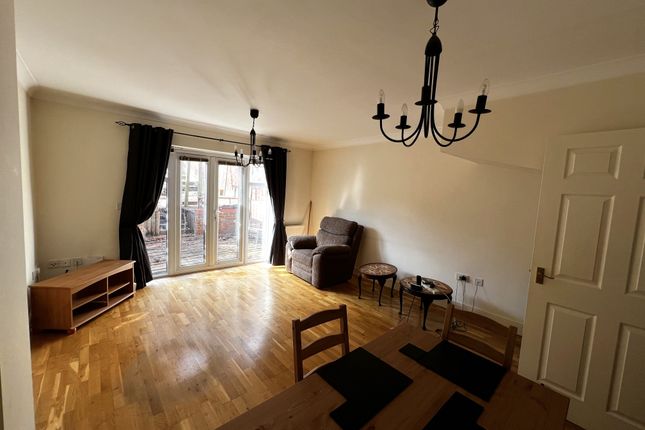 15, Brewery Drive, Halstead photo 2