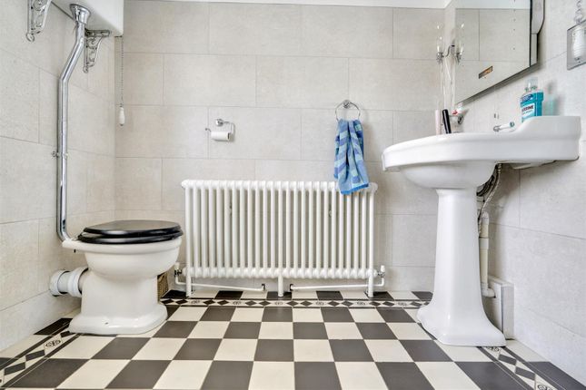 Bathroom 1_3.Jpeg