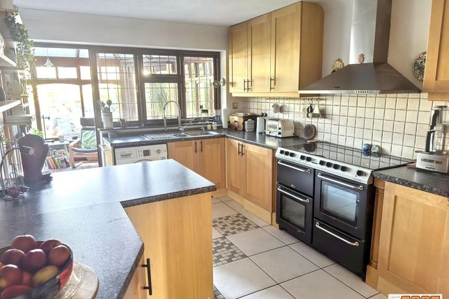 17a, Sea Grove Avenue, Hayling Island photo 3