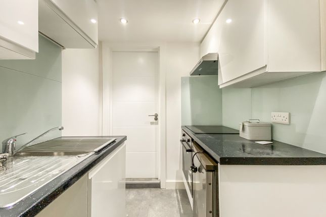 Flat for sale in Caledonian Road, Islington