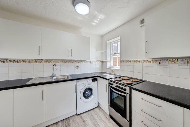 Flat 10/Alnwick Court, Grange Crescent, Dartford photo 3