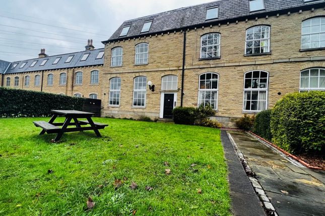 Ashgrove House, S  Ashgrove House, Elland photo 4