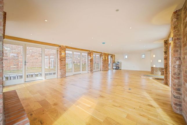The Bungalow, Drakelow Road, Swadlincote photo 2