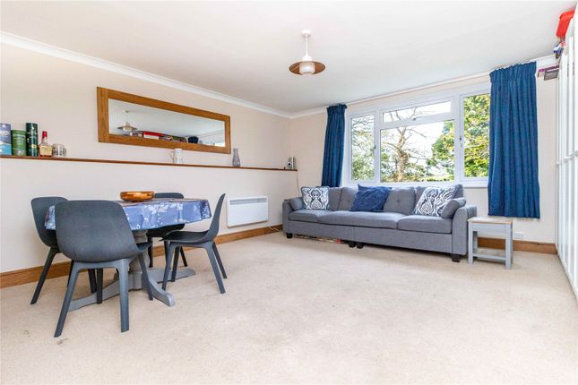 Flat 2, Woodford House,, Cargate Terrace, Hampshire photo 4