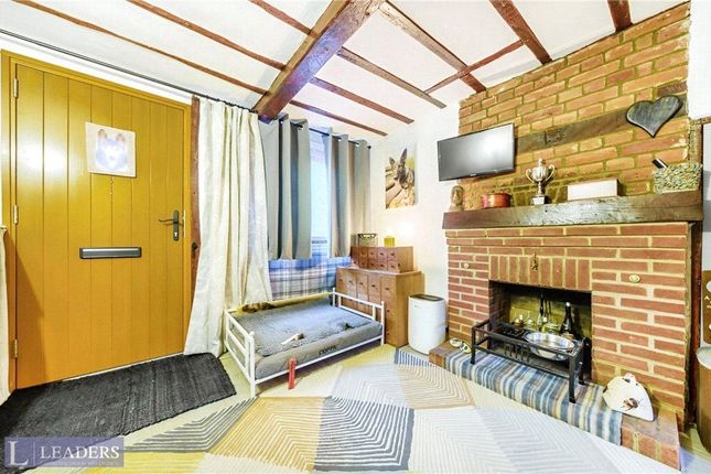 8, Spring Lane, Essex photo 3