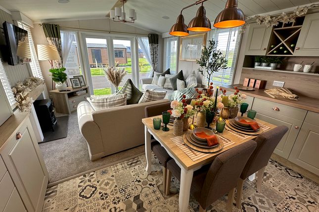 2-bed caravan on Nottage Park Lodges, Moor Lane Nottage, Porthcawl, £129,950