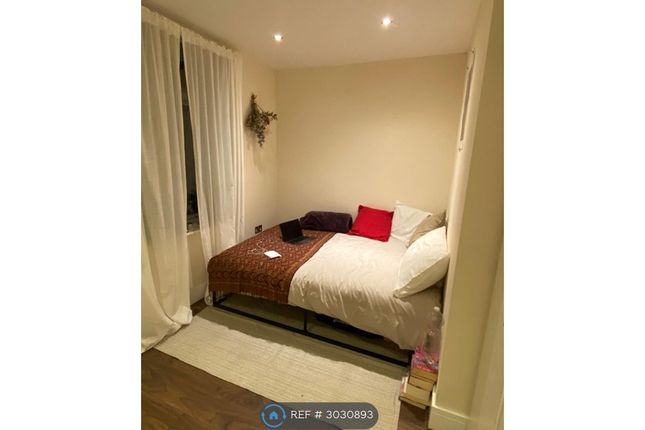 Flat, A Morden Road, London photo 4