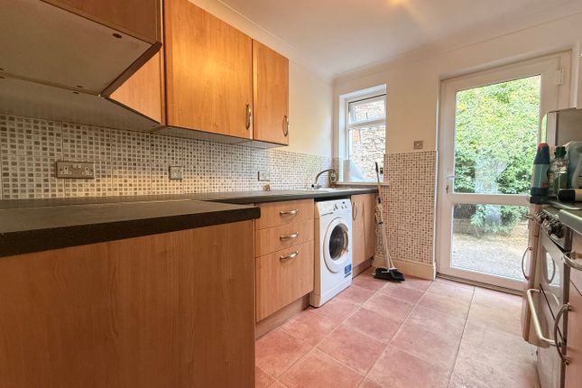 4, Ross Road, Abergavenny photo 4