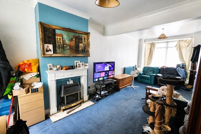 38 Blenheim Road, London photo 4