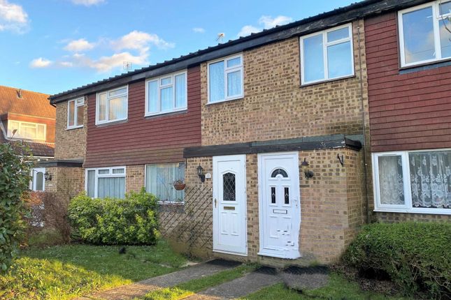 Thumbnail Terraced house to rent in Palmers Close, Maidenhead