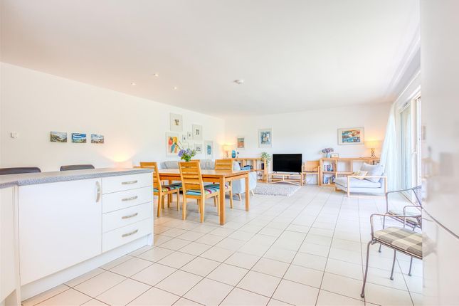 "Summerhaven", Strawberry Hill, Haverfordwest photo 4