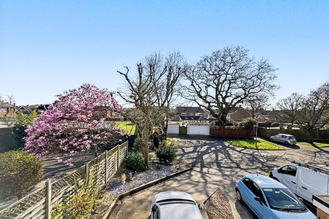 6, Pine View Close, Stowmarket photo 4