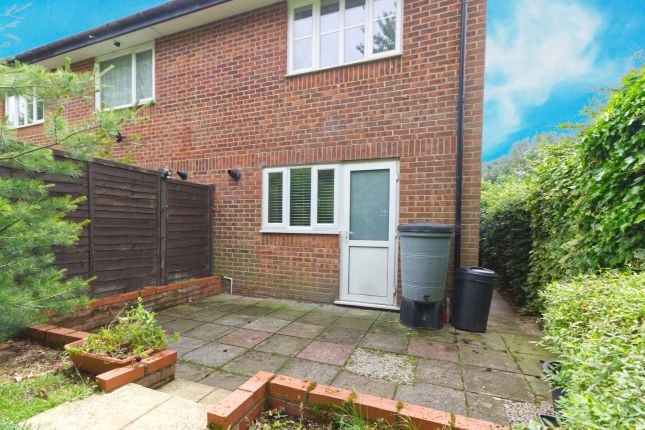 26, Burgess Gardens, Newport Pagnell photo 4