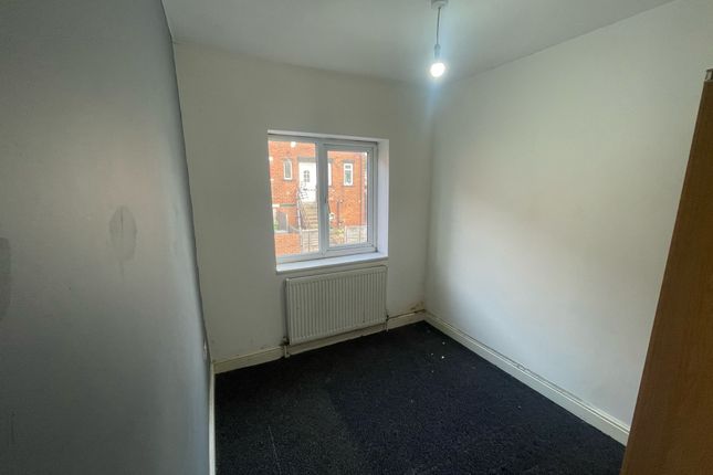 61 Canal Road, Flat 3, Leeds photo 3